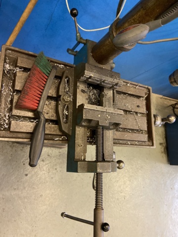 1001126-3 Column drilling machine Arboga Maskiner G2508 incl. sheet metal cabinet with drill