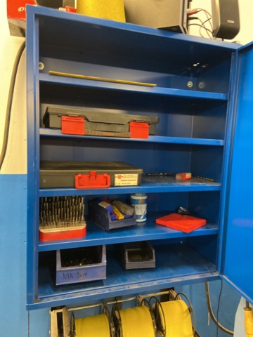 1001126-5 Column drilling machine Arboga Maskiner G2508 incl. sheet metal cabinet with drill