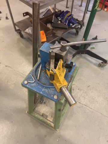 1001145-3 Manual bending machine