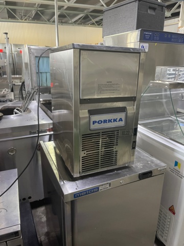 897752-2 Ice machine Porkka KL22. Purchased in 2021