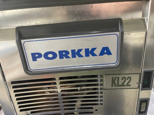 897752-3 Ice machine Porkka KL22. Purchased in 2021
