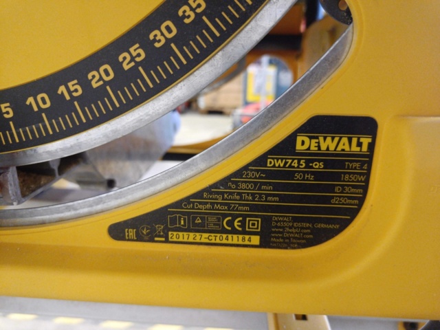 928901-11 Split saw DeWalt DW745
