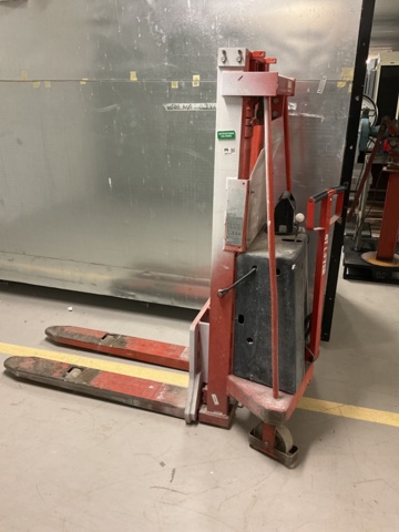 1001517-1 Electric stacker BT-SV 1000