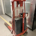 1001517-2 Electric stacker BT-SV 1000