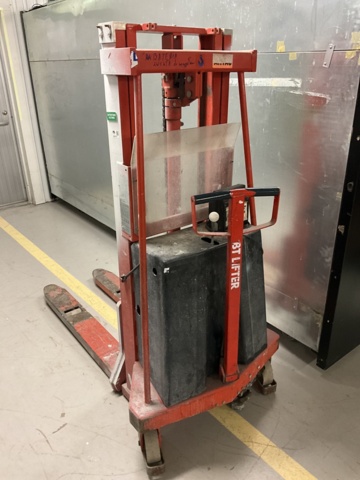 1001517-2 Electric stacker BT-SV 1000