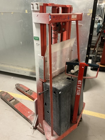 1001517-7 Electric stacker BT-SV 1000
