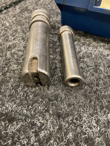 1003870-4 Cylindrical socket chucks and sockets