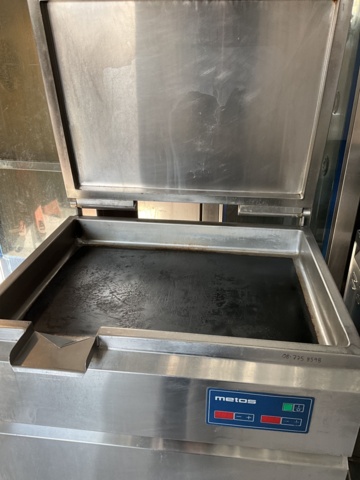 1001559-5 Roasting table metos on legs tiltable