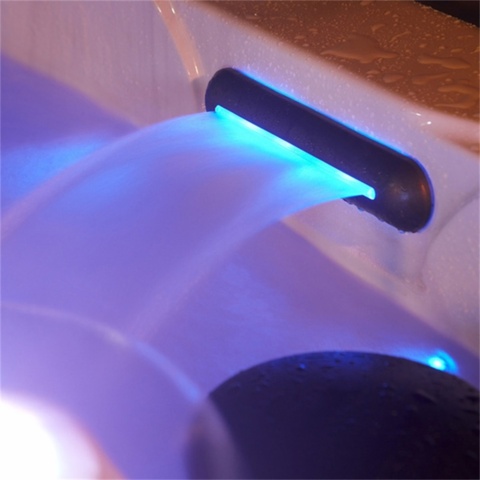 1004968-6 Hot tub with thermocap [new]