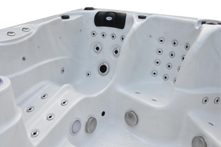 1004968-16 Hot tub with thermocap [new]
