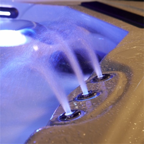 1004969-5 Hot tub with thermocap [new]