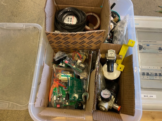 1005062-3 Mixed items