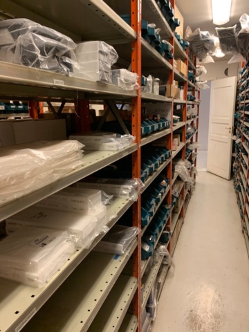 420921-5 Citroen large spare parts stock purchase SEK 1.2 million stock list attached, shelves backs included