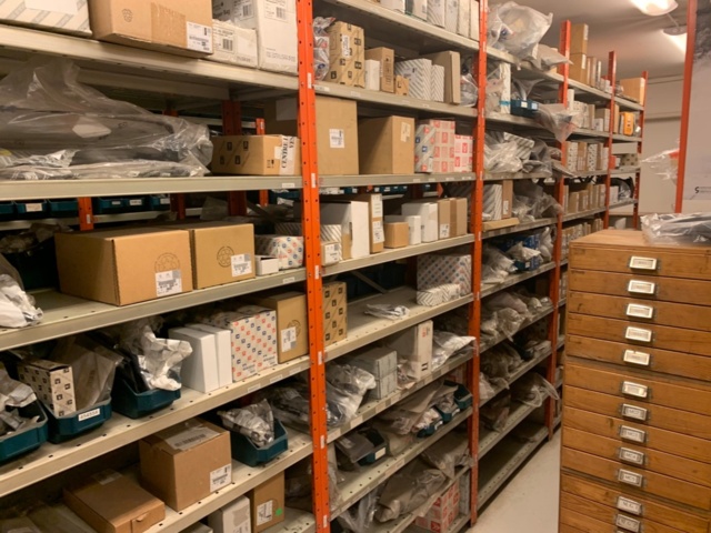 420921-9 Citroen large spare parts stock purchase SEK 1.2 million stock list attached, shelves backs included