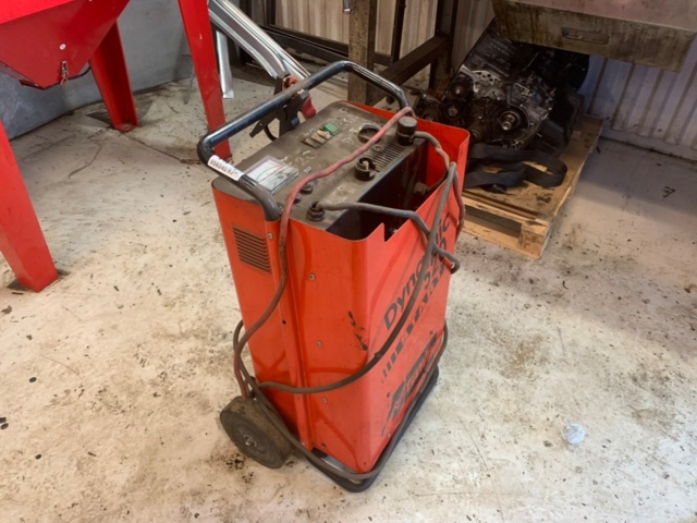 956040-1 Battery charger starting aid Telwin Dynamic 520 Start