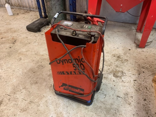 956040-2 Battery charger starting aid Telwin Dynamic 520 Start