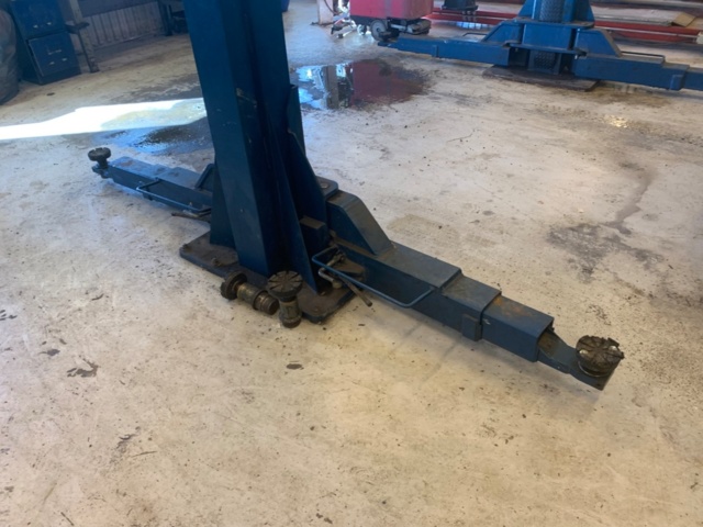956047-8 2 column lifts Nussbaum 5 tons