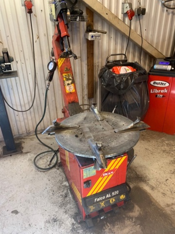 956063-3 Tire machine Falco AL520