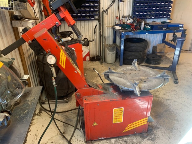 956063-5 Tire machine Falco AL520