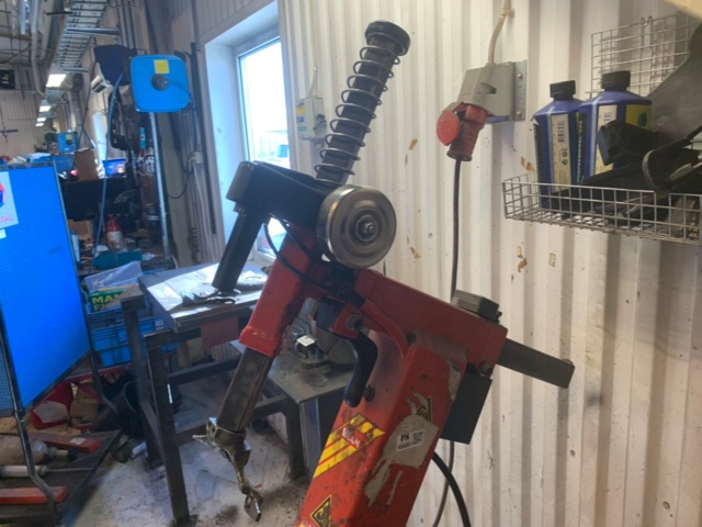 956063-6 Tire machine Falco AL520