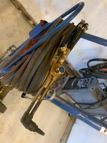 956228-4 Gas welding cart with hose, bells and new box with nozzles