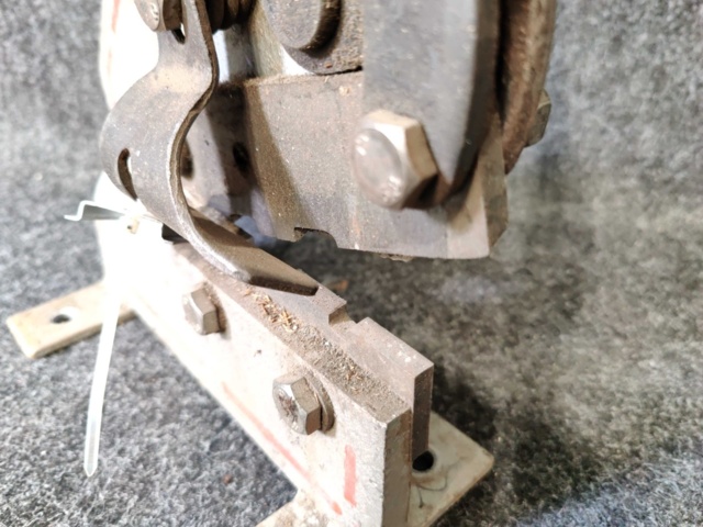 1004994-4 Sheet metal scissors