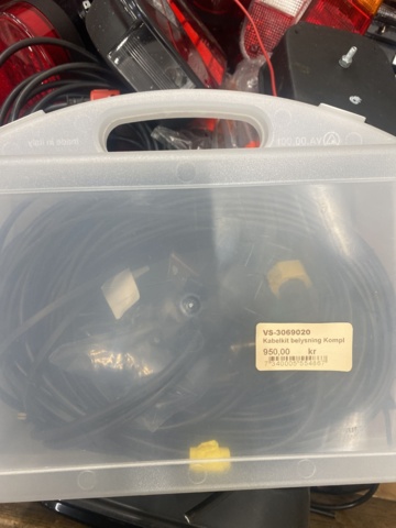 1005546-10 Pallet with vehicle lighting