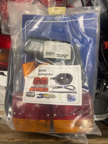 1005546-12 Pallet with vehicle lighting