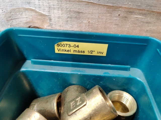 1005015-6 Pipe fittings in i.a. brass