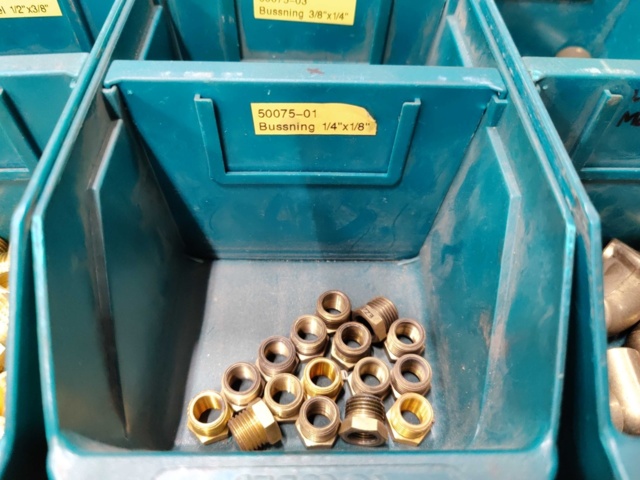 1005015-8 Pipe fittings in i.a. brass