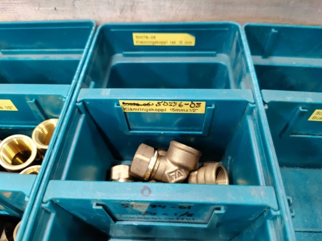 1005015-11 Pipe fittings in i.a. brass