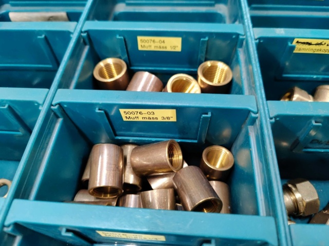 1005015-12 Pipe fittings in i.a. brass