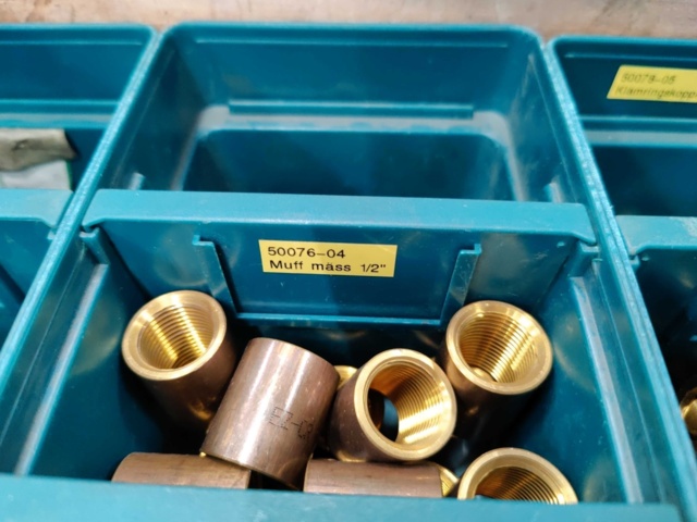 1005015-13 Pipe fittings in i.a. brass