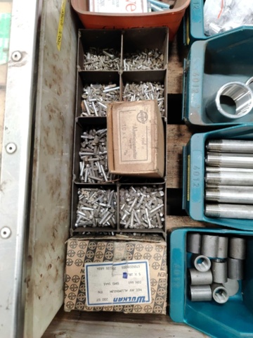 1005015-19 Pipe fittings in i.a. brass