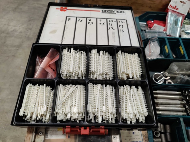 1005015-21 Pipe fittings in i.a. brass