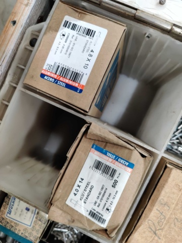 1005015-24 Pipe fittings in i.a. brass