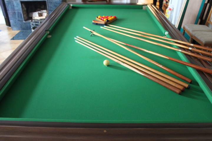 1006207-4 Unique Pool Table From Casino