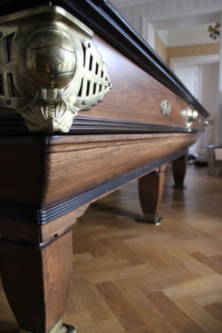 1006207-7 Unique Pool Table From Casino