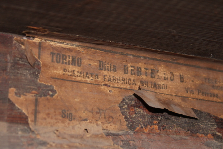 1006207-17 Unique Pool Table From Casino