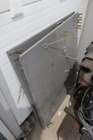 1006270-9 Workbench with vise and tool boards