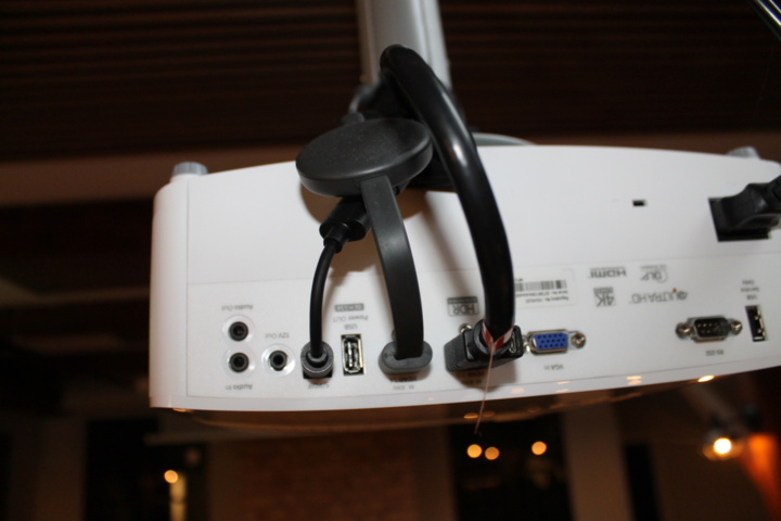 1005397-8 Projector OPTAMA with screen