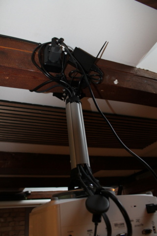 1005397-9 Projector OPTAMA with screen