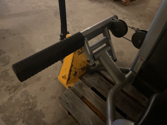 1006627-10 Seated calf press - Calf exemption Life fitness