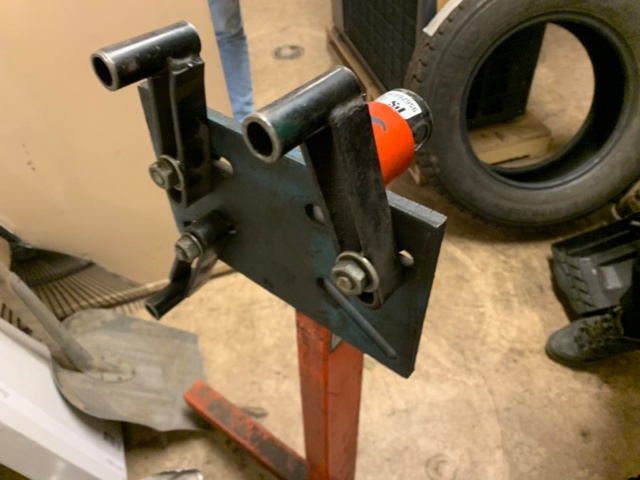 956268-2 Engine stand