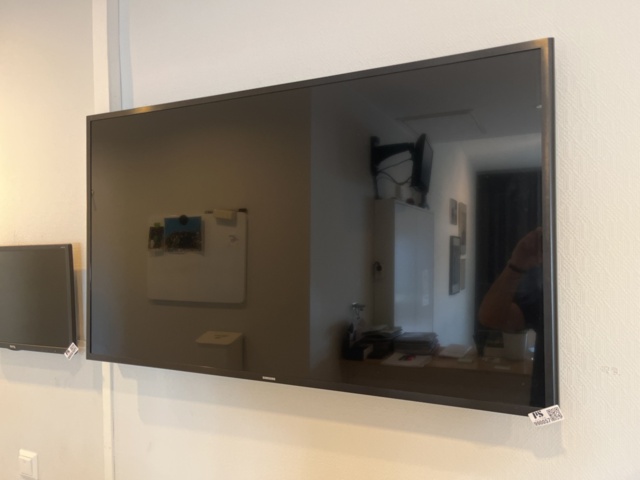 990057-3 Samsung tv monitor inkl. väggfäste