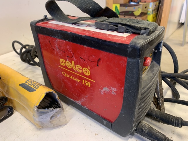 992493-2 Electric welder Selco Quasar 150 with accessories