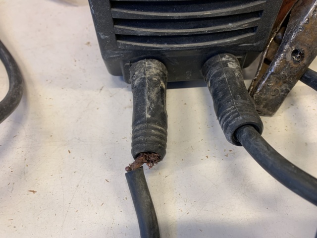 992493-4 Electric welder Selco Quasar 150 with accessories