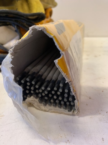 992493-8 Electric welder Selco Quasar 150 with accessories