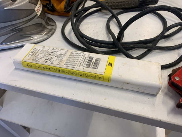 992493-10 Electric welder Selco Quasar 150 with accessories