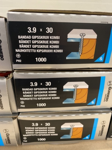 1006928-9 Pallet with banded screw